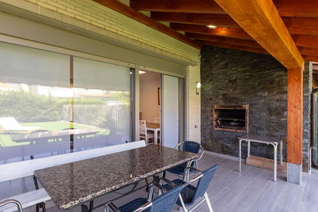 Chalet En Ciruena Con Barbacoa Exteriör bild